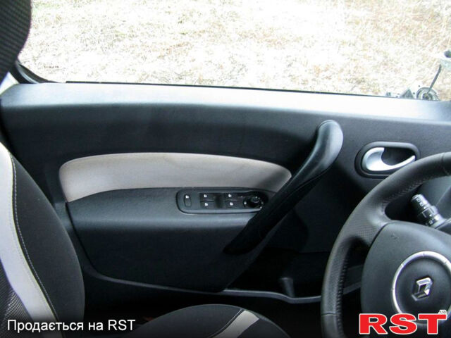 Серый Рено Кенгу, объемом двигателя 1.6 л и пробегом 221 тыс. км за 2000 $, фото 10 на Automoto.ua