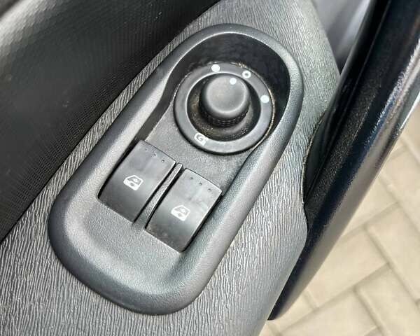 Серый Рено Кенгу, объемом двигателя 1.5 л и пробегом 305 тыс. км за 6200 $, фото 17 на Automoto.ua