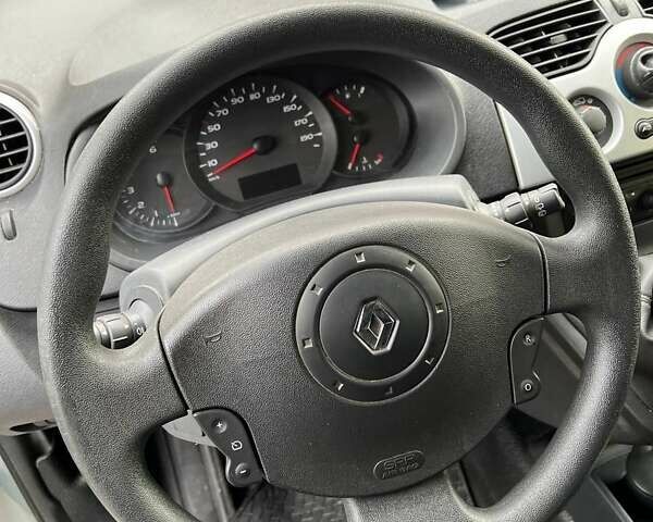 Серый Рено Кенгу, объемом двигателя 1.5 л и пробегом 305 тыс. км за 6200 $, фото 16 на Automoto.ua