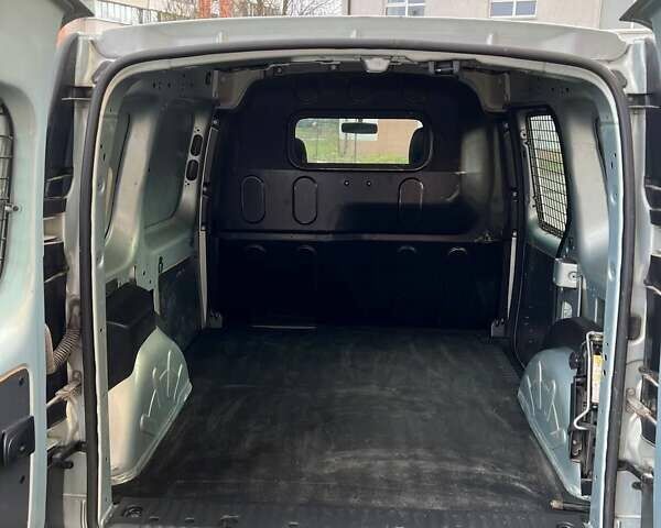 Серый Рено Кенгу, объемом двигателя 1.5 л и пробегом 305 тыс. км за 6200 $, фото 18 на Automoto.ua