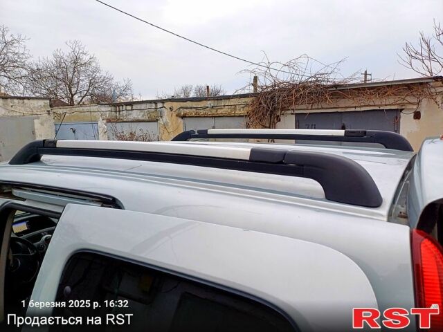 Серый Рено Кенгу, объемом двигателя 16 л и пробегом 220 тыс. км за 7300 $, фото 4 на Automoto.ua