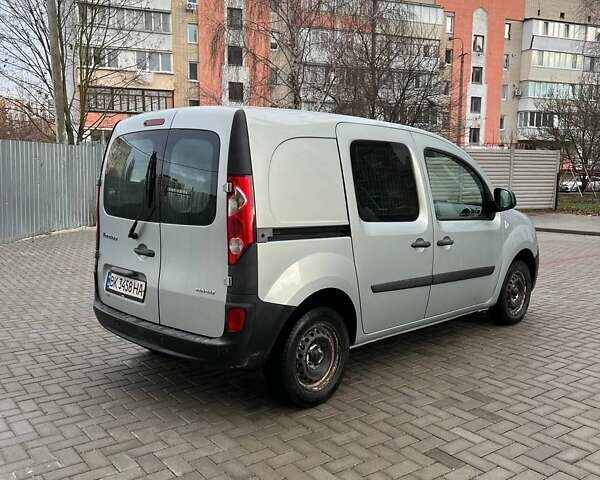 Серый Рено Кенгу, объемом двигателя 1.5 л и пробегом 305 тыс. км за 6200 $, фото 6 на Automoto.ua