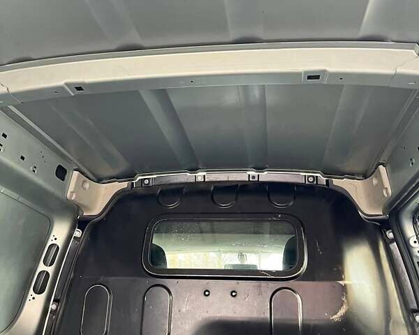 Серый Рено Кенгу, объемом двигателя 1.5 л и пробегом 305 тыс. км за 6200 $, фото 12 на Automoto.ua