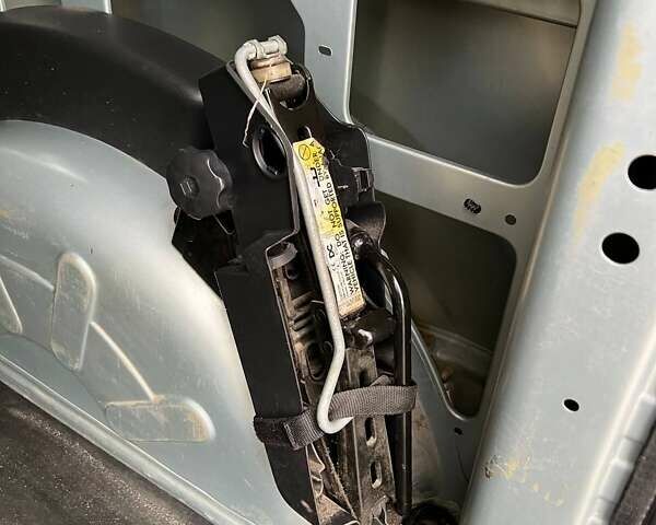 Серый Рено Кенгу, объемом двигателя 1.5 л и пробегом 305 тыс. км за 6200 $, фото 8 на Automoto.ua