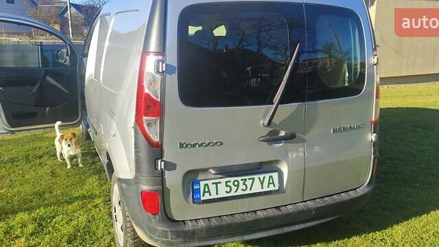 Серый Рено Кенгу, объемом двигателя 0 л и пробегом 39 тыс. км за 5300 $, фото 8 на Automoto.ua