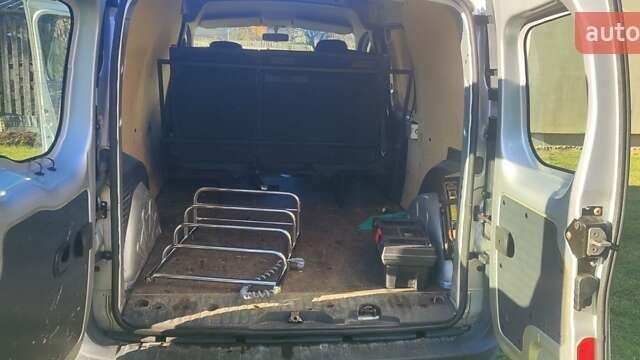 Серый Рено Кенгу, объемом двигателя 0 л и пробегом 39 тыс. км за 5300 $, фото 7 на Automoto.ua