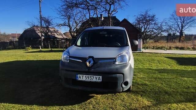 Серый Рено Кенгу, объемом двигателя 0 л и пробегом 39 тыс. км за 5300 $, фото 1 на Automoto.ua