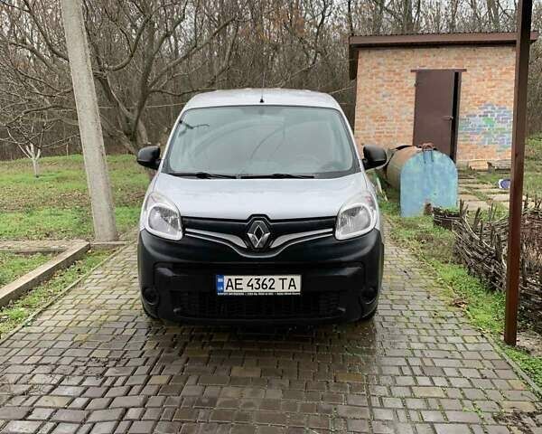 Сірий Рено Кєнгу, об'ємом двигуна 1.46 л та пробігом 260 тис. км за 6900 $, фото 2 на Automoto.ua