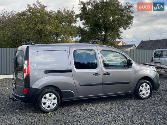 Серый Рено Кенгу, объемом двигателя 0 л и пробегом 91 тыс. км за 12200 $, фото 52 на Automoto.ua