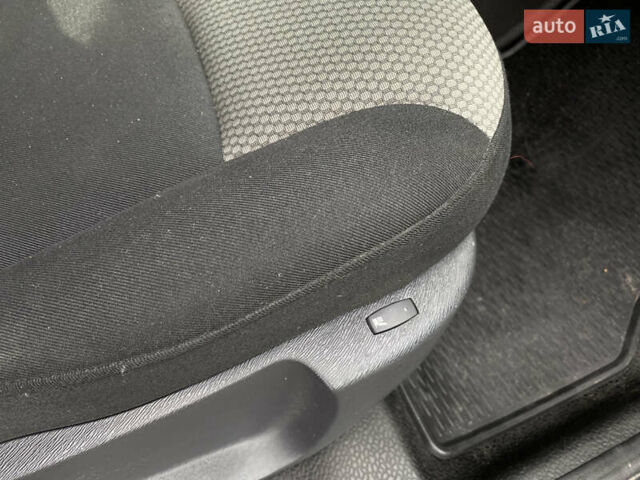 Серый Рено Кенгу, объемом двигателя 0 л и пробегом 91 тыс. км за 12200 $, фото 63 на Automoto.ua