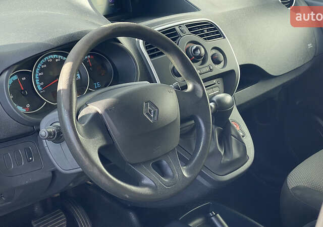 Серый Рено Кенгу, объемом двигателя 0 л и пробегом 91 тыс. км за 12200 $, фото 36 на Automoto.ua