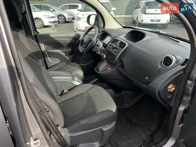 Серый Рено Кенгу, объемом двигателя 0 л и пробегом 91 тыс. км за 12200 $, фото 62 на Automoto.ua