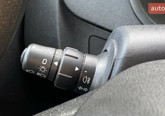 Серый Рено Кенгу, объемом двигателя 0 л и пробегом 91 тыс. км за 12200 $, фото 33 на Automoto.ua