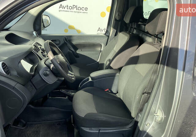 Серый Рено Кенгу, объемом двигателя 0 л и пробегом 91 тыс. км за 12200 $, фото 40 на Automoto.ua