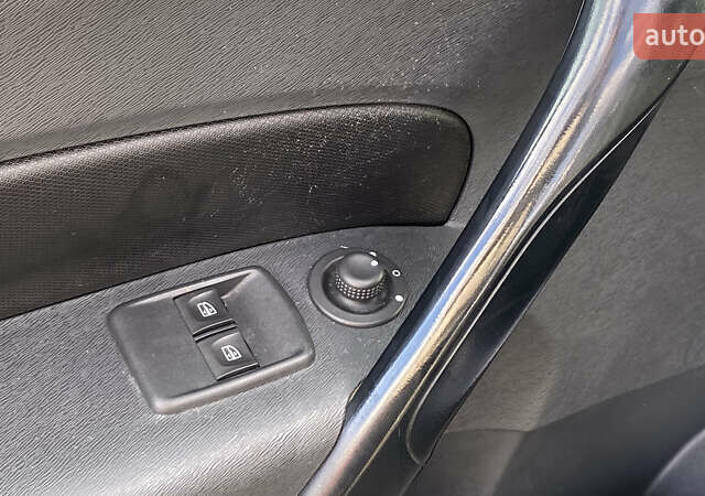 Серый Рено Кенгу, объемом двигателя 0 л и пробегом 91 тыс. км за 12200 $, фото 35 на Automoto.ua