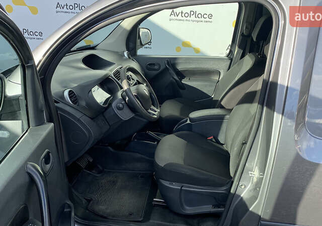 Серый Рено Кенгу, объемом двигателя 0 л и пробегом 91 тыс. км за 12200 $, фото 39 на Automoto.ua