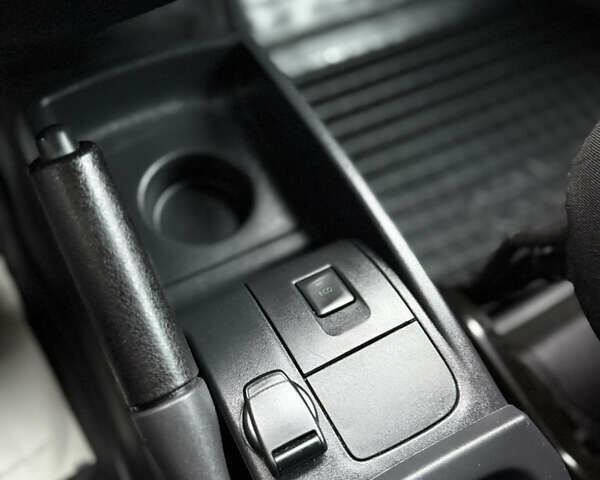 Сірий Рено Кєнгу, об'ємом двигуна 0 л та пробігом 45 тис. км за 12800 $, фото 32 на Automoto.ua