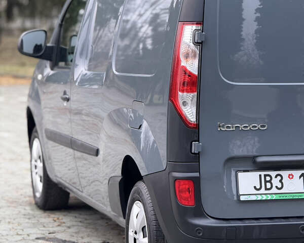 Серый Рено Кенгу, объемом двигателя 0 л и пробегом 45 тыс. км за 12900 $, фото 11 на Automoto.ua