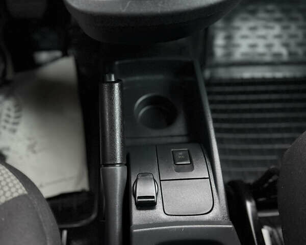 Сірий Рено Кєнгу, об'ємом двигуна 0 л та пробігом 45 тис. км за 12800 $, фото 33 на Automoto.ua