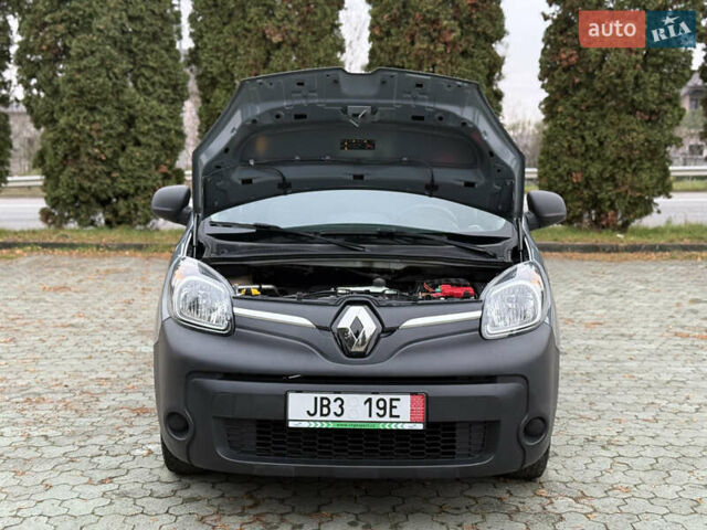 Сірий Рено Кєнгу, об'ємом двигуна 0 л та пробігом 45 тис. км за 12800 $, фото 53 на Automoto.ua