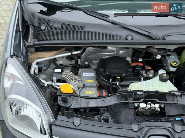 Серый Рено Кенгу, объемом двигателя 0 л и пробегом 45 тыс. км за 12900 $, фото 57 на Automoto.ua