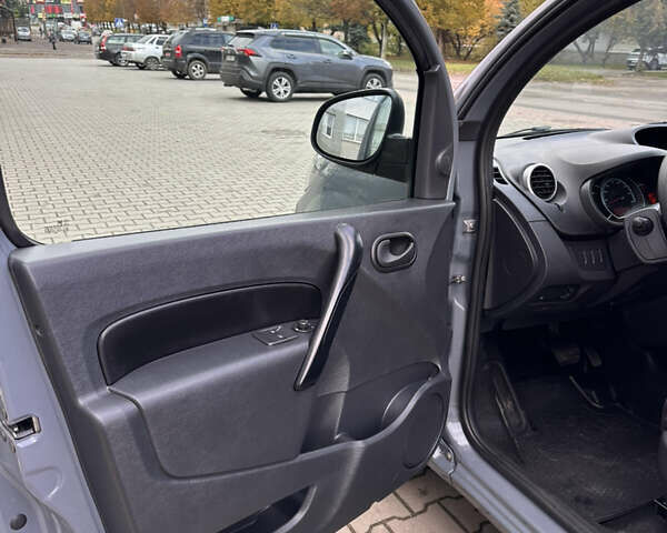 Рено Кєнгу 2022 у Дубно на Automoto.ua Сірий Рено Кєнгу, об'ємом двигуна 0 л та пробігом 65 тис. км за 12900 $, фото 17 на Automoto.ua