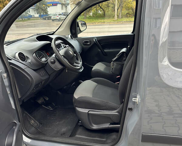 Рено Кєнгу 2022 у Дубно на Automoto.ua Сірий Рено Кєнгу, об'ємом двигуна 0 л та пробігом 65 тис. км за 12900 $, фото 16 на Automoto.ua