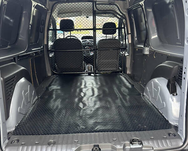 Серый Рено Кенгу, объемом двигателя 0 л и пробегом 65 тыс. км за 12900 $, фото 28 на Automoto.ua