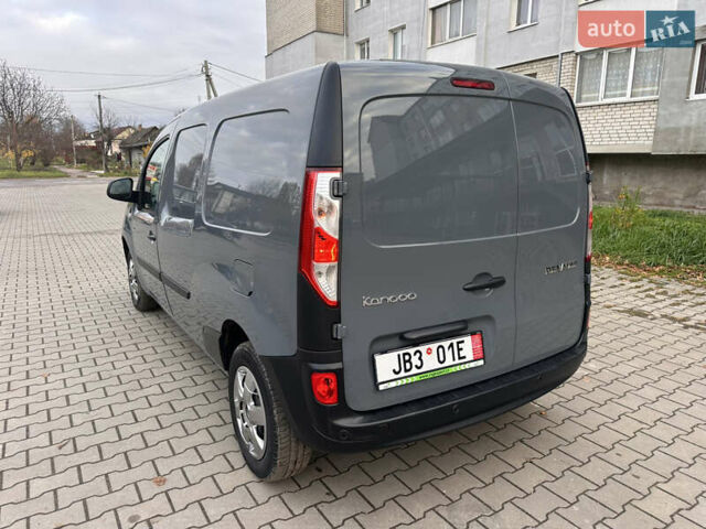 Серый Рено Кенгу, объемом двигателя 0 л и пробегом 65 тыс. км за 12900 $, фото 8 на Automoto.ua