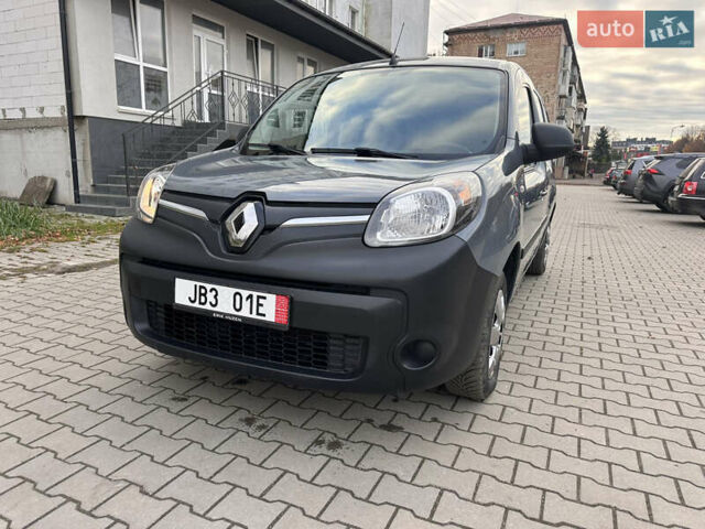 Серый Рено Кенгу, объемом двигателя 0 л и пробегом 65 тыс. км за 12900 $, фото 18 на Automoto.ua
