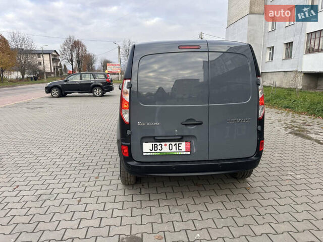 Серый Рено Кенгу, объемом двигателя 0 л и пробегом 65 тыс. км за 12900 $, фото 9 на Automoto.ua