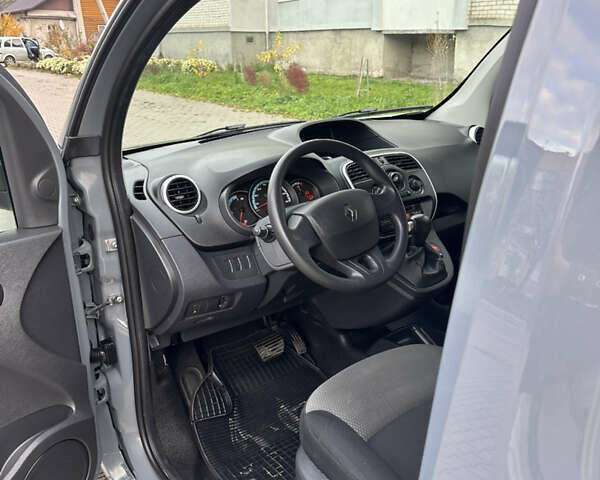 Серый Рено Кенгу, объемом двигателя 0 л и пробегом 65 тыс. км за 12900 $, фото 23 на Automoto.ua