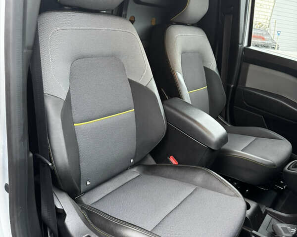 Серый Рено Кенгу, объемом двигателя 1.5 л и пробегом 186 тыс. км за 16850 $, фото 45 на Automoto.ua