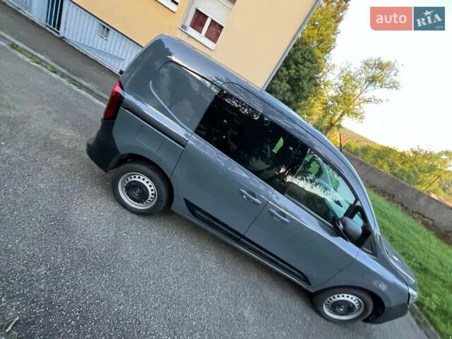 Серый Рено Кенгу, объемом двигателя 1.3 л и пробегом 16 тыс. км за 26482 $, фото 3 на Automoto.ua