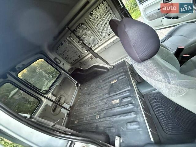 Серый Рено Кенгу, объемом двигателя 1.87 л и пробегом 330 тыс. км за 5500 $, фото 6 на Automoto.ua