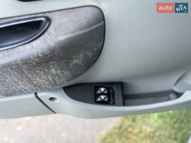 Серый Рено Кенгу, объемом двигателя 1.87 л и пробегом 330 тыс. км за 5500 $, фото 12 на Automoto.ua