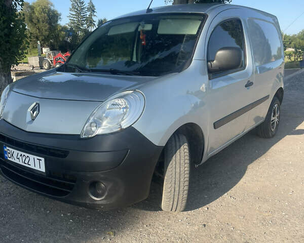 Серый Рено Кенгу, объемом двигателя 1.46 л и пробегом 350 тыс. км за 5800 $, фото 3 на Automoto.ua