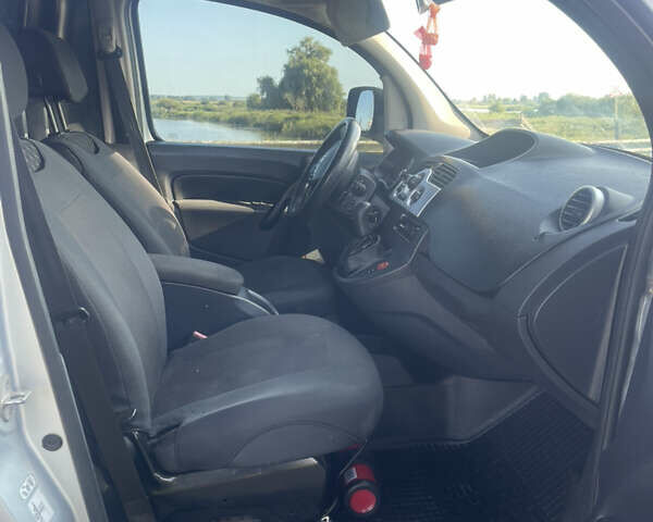 Серый Рено Кенгу, объемом двигателя 1.46 л и пробегом 350 тыс. км за 5800 $, фото 8 на Automoto.ua