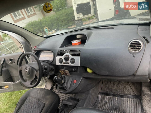 Серый Рено Кенгу, объемом двигателя 1.46 л и пробегом 380 тыс. км за 3700 $, фото 8 на Automoto.ua