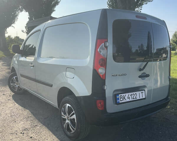 Серый Рено Кенгу, объемом двигателя 1.46 л и пробегом 350 тыс. км за 5800 $, фото 5 на Automoto.ua