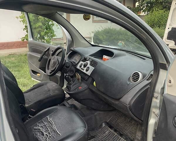 Серый Рено Кенгу, объемом двигателя 1.46 л и пробегом 380 тыс. км за 3700 $, фото 6 на Automoto.ua