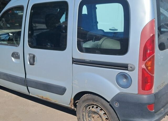 Сірий Рено Кєнгу, об'ємом двигуна 1.4 л та пробігом 357 тис. км за 1800 $, фото 1 на Automoto.ua