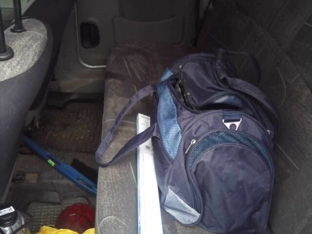 Серый Рено Кенгу, объемом двигателя 1.4 л и пробегом 356 тыс. км за 3000 $, фото 4 на Automoto.ua