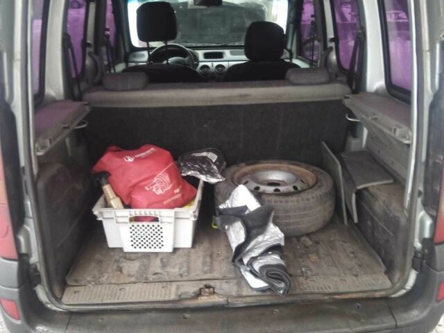 Серый Рено Кенгу, объемом двигателя 1.4 л и пробегом 356 тыс. км за 3000 $, фото 5 на Automoto.ua