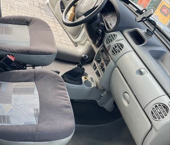 Сірий Рено Кєнгу, об'ємом двигуна 1.4 л та пробігом 250 тис. км за 5000 $, фото 2 на Automoto.ua