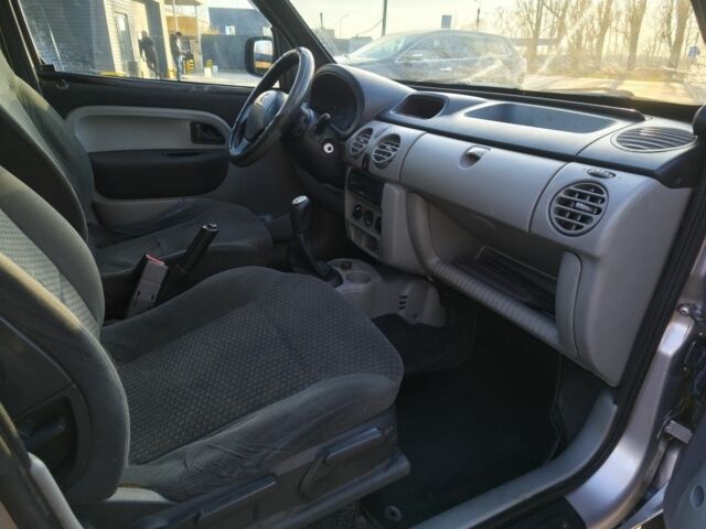 Серый Рено Кенгу, объемом двигателя 1.5 л и пробегом 260 тыс. км за 3900 $, фото 13 на Automoto.ua