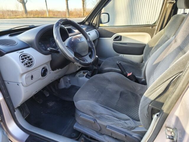 Серый Рено Кенгу, объемом двигателя 1.5 л и пробегом 260 тыс. км за 3900 $, фото 15 на Automoto.ua