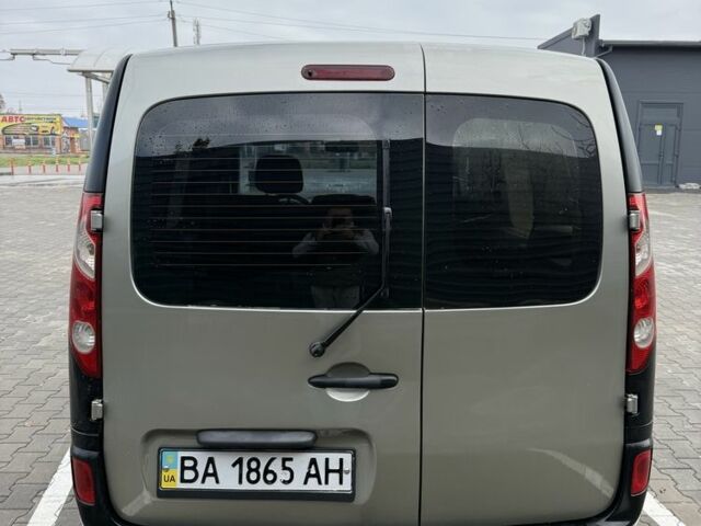 Серый Рено Кенгу, объемом двигателя 1.5 л и пробегом 220 тыс. км за 5999 $, фото 5 на Automoto.ua