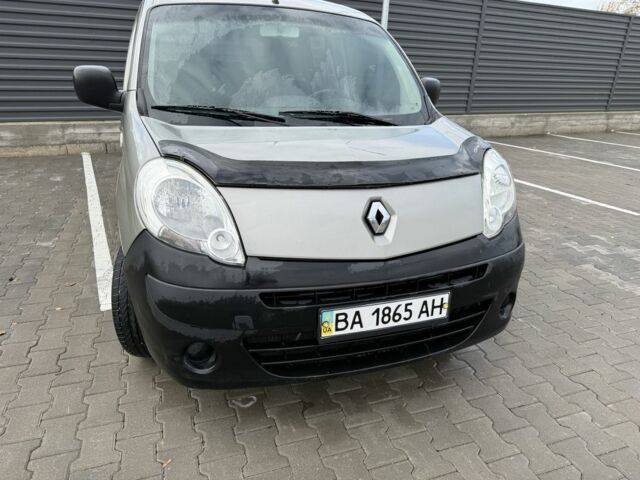 Серый Рено Кенгу, объемом двигателя 1.5 л и пробегом 220 тыс. км за 5999 $, фото 1 на Automoto.ua