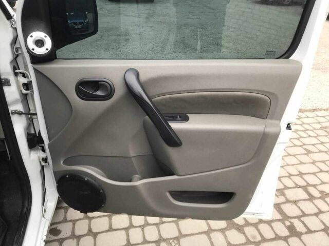 Серый Рено Кенгу, объемом двигателя 1.6 л и пробегом 441 тыс. км за 5990 $, фото 17 на Automoto.ua